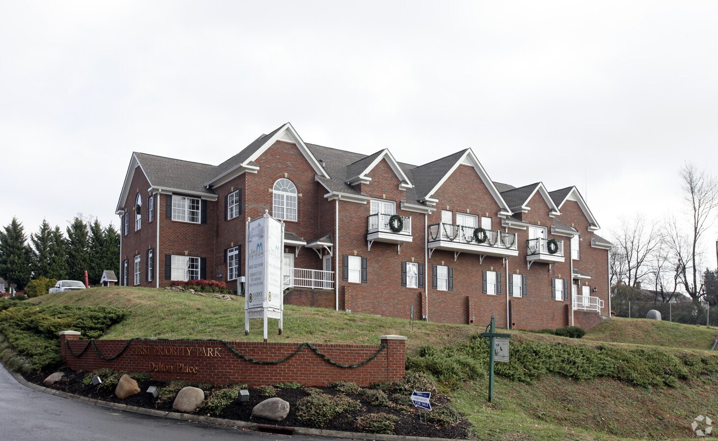 100 Dalton Place Way, Knoxville, TN 37912