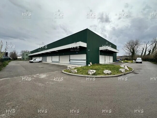 Location Entrepôt 2 605 m²