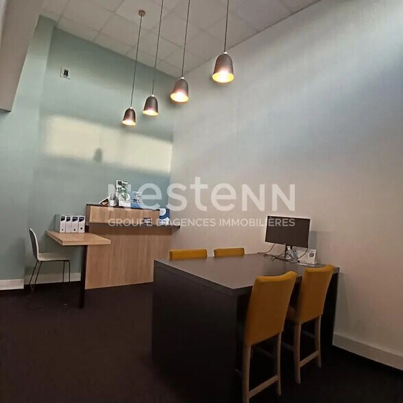 Office in Vannes for lease - Interior Photo - Image 2 of 4