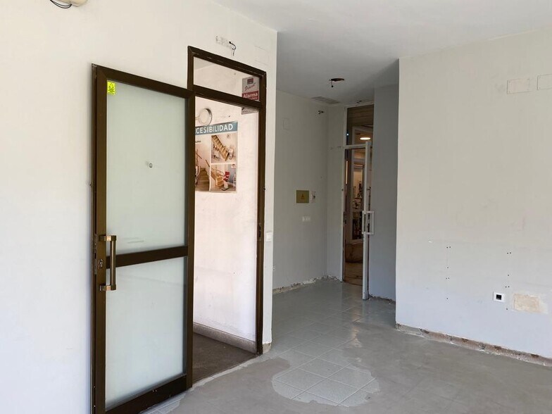 Retail in Cáceres, Cáceres for sale - Building Photo - Image 3 of 12
