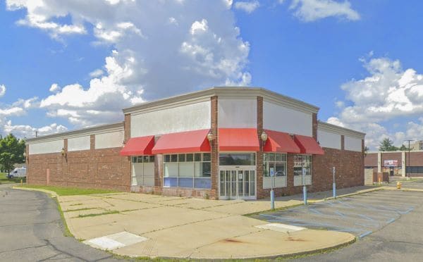 6501 N Wayne Rd, Westland, MI for lease - Building Photo - Image 1 of 7