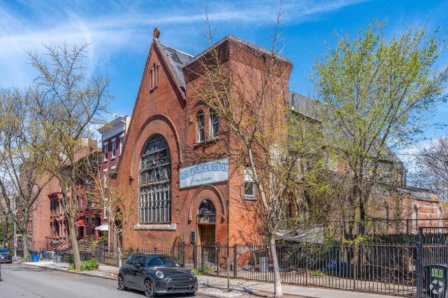 237 17th St, Brooklyn, NY for sale - Building Photo - Image 1 of 6