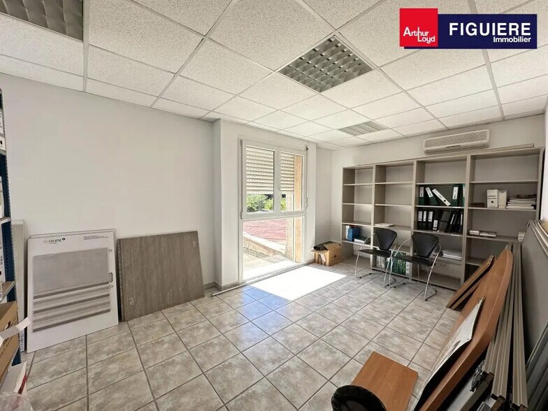 1 Impasse De La Piste, Marignane for sale - Building Photo - Image 1 of 9