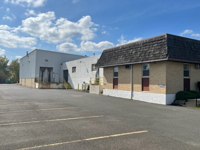 30 Industrial Dr, Warminster, PA for lease Building Photo- Image 1 of 8