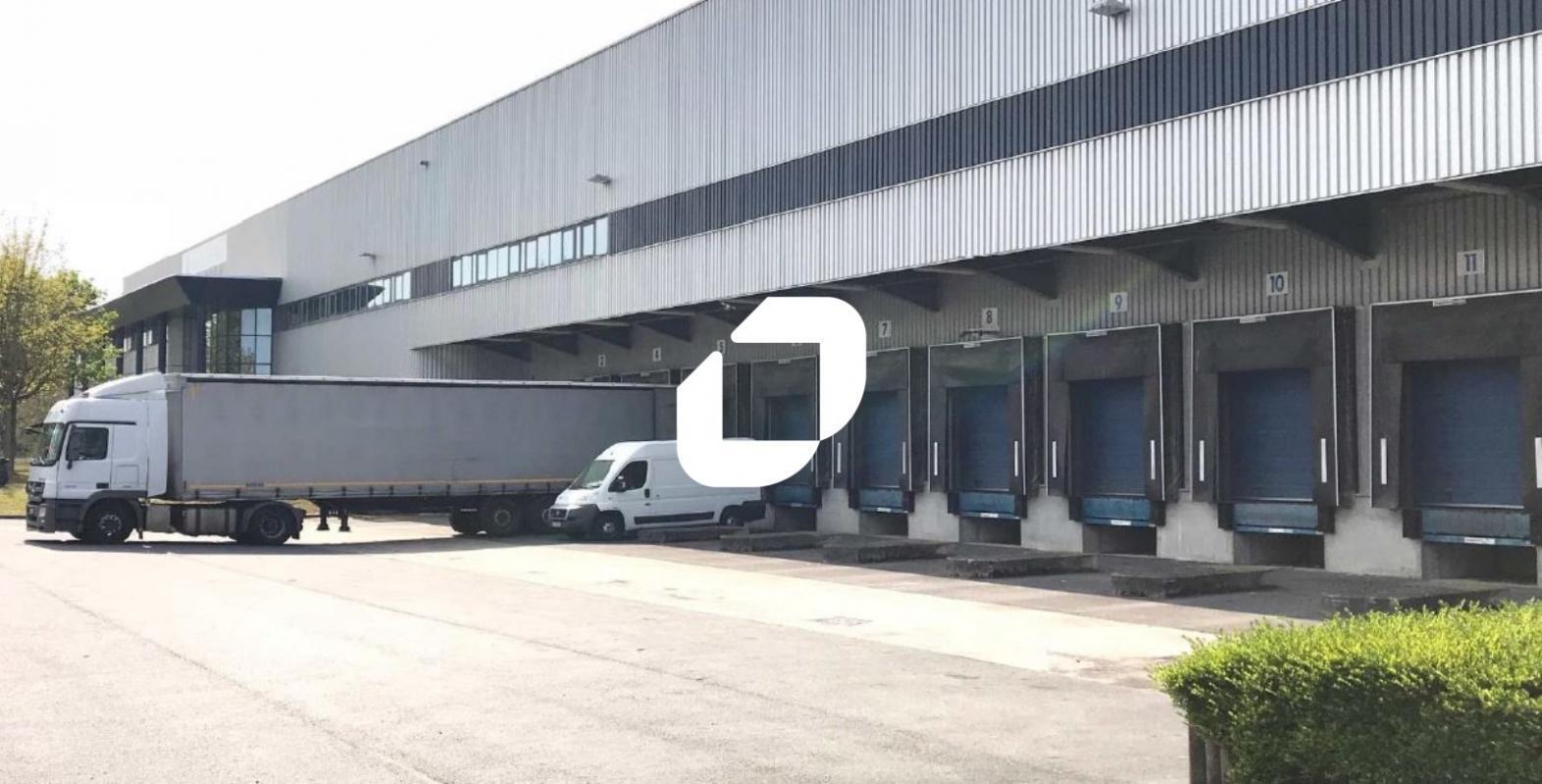 Industrial in Compans for lease Building Photo- Image 1 of 6