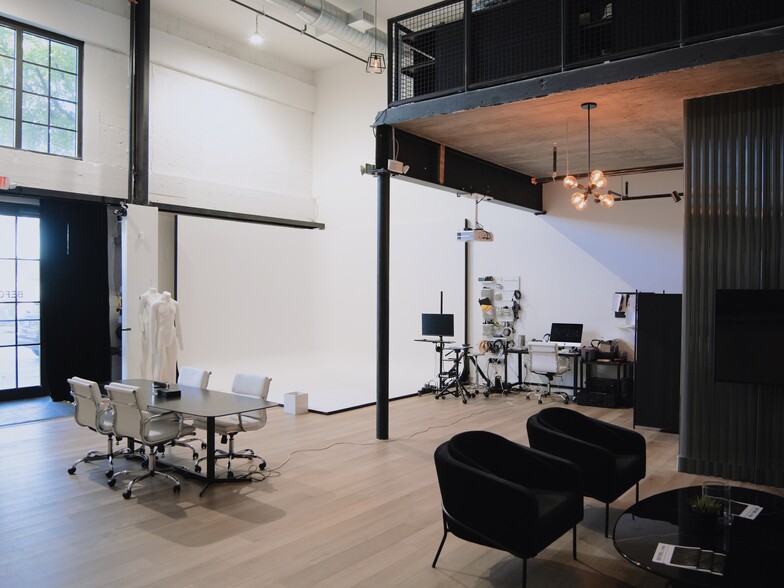 8163 NE 2nd Ave, Miami, FL for lease - Building Photo - Image 2 of 4