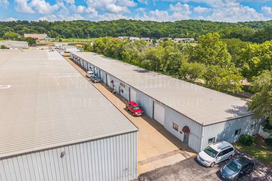 125 Thunderbird Ln, East Peoria, IL for sale - Primary Photo - Image 1 of 1