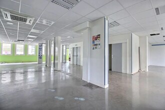 Office in Paris for lease Building Photo- Image 2 of 7