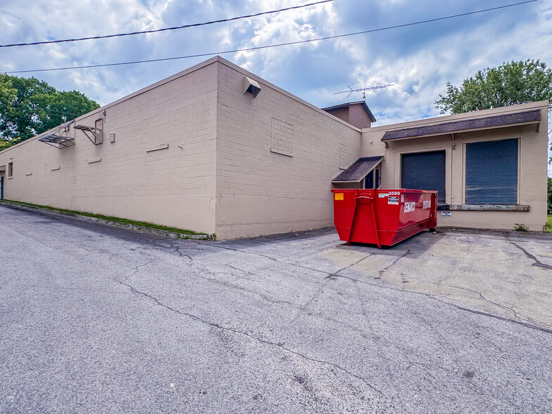 23 N Division St, Auburn, NY for lease - Building Photo - Image 3 of 12