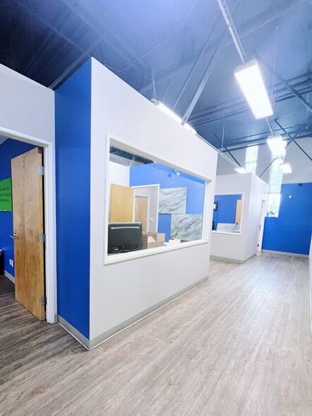 335 N 3rd St, Burbank, CA for lease - Interior Photo - Image 3 of 17