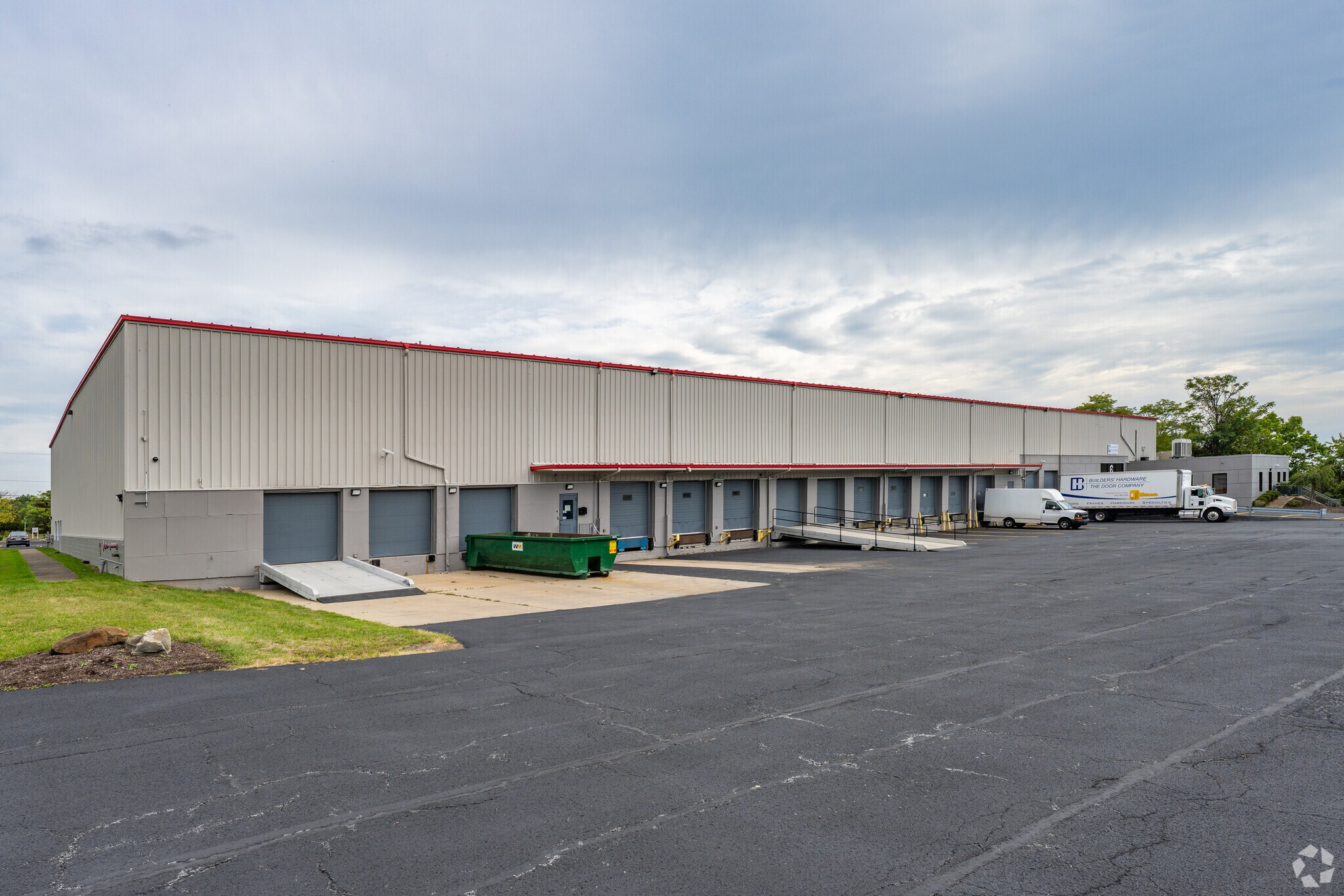 208 Overlook Dr, Sewickley, PA for sale Primary Photo- Image 1 of 1