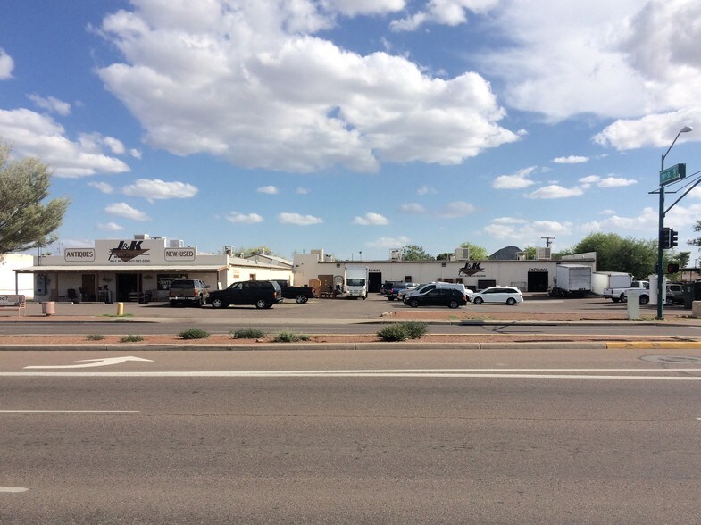 2811 E Bell Rd Phoenix Az 85032 Freestanding Property For J K Furniture