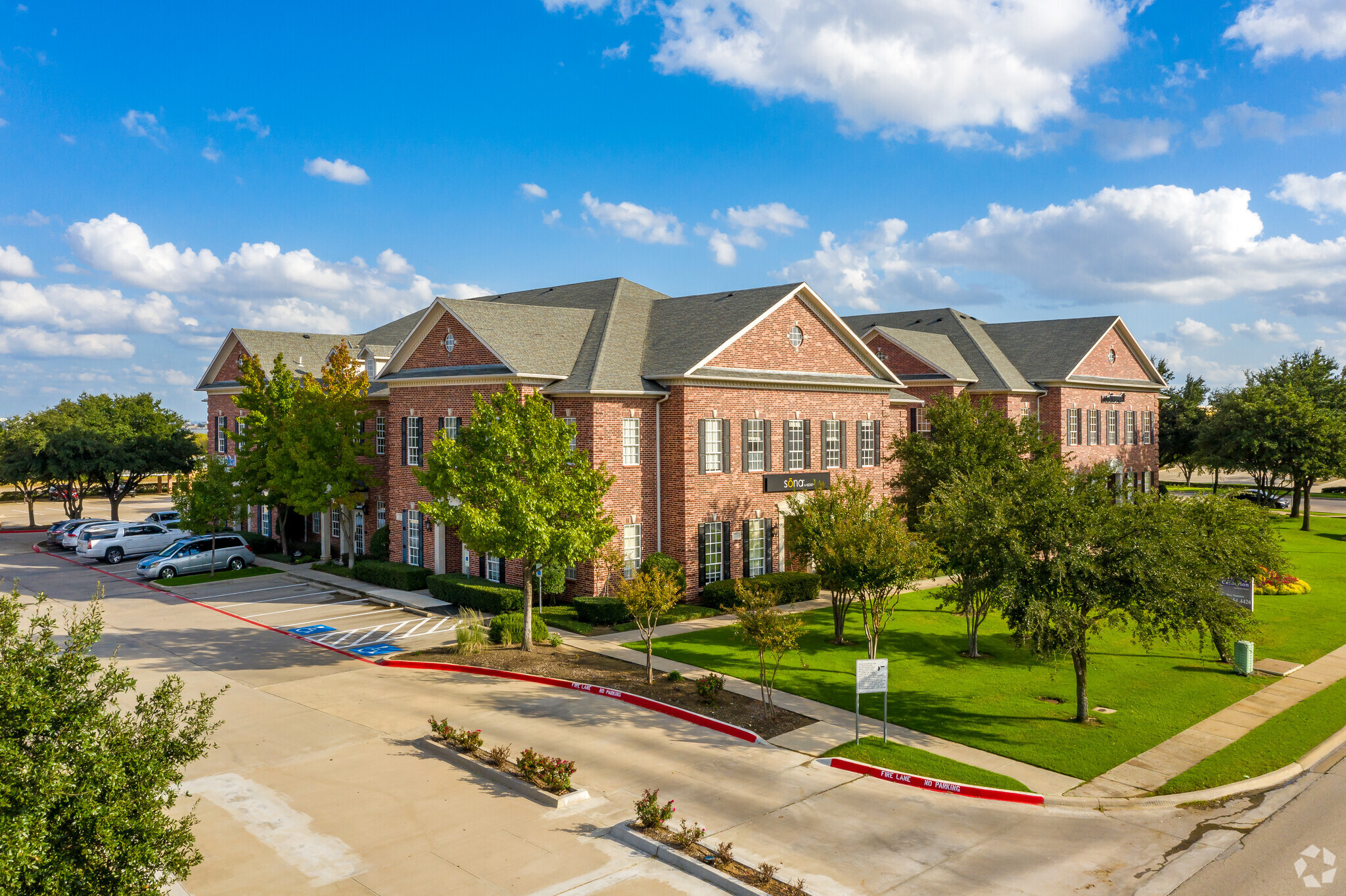 1245 S Main St, Grapevine, TX for lease Building Photo- Image 1 of 16