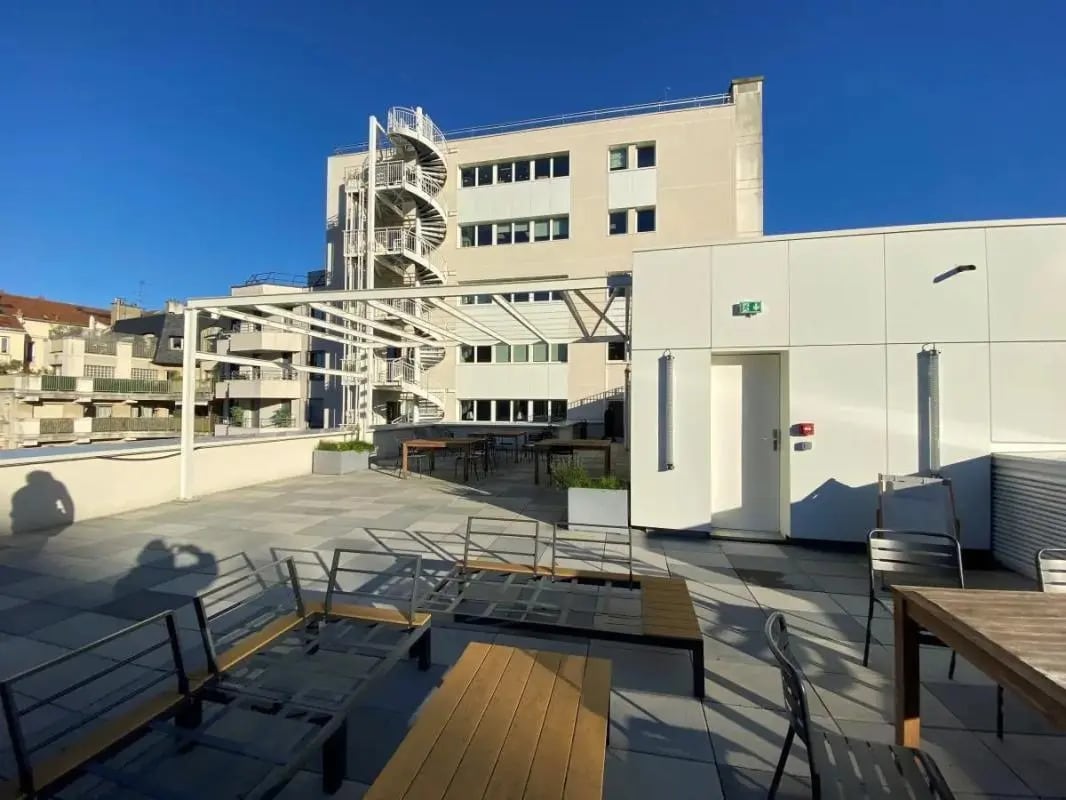 Office in Boulogne-Billancourt for lease Building Photo- Image 1 of 9