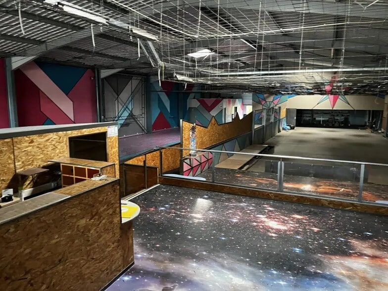 Retail in Biscarrosse for lease - Interior Photo - Image 2 of 4