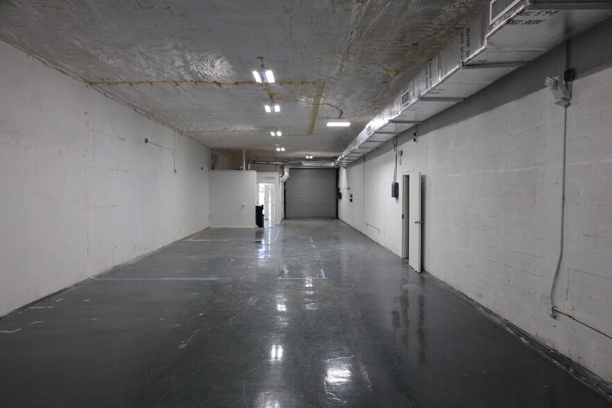 1847 NW 21st St, Miami, FL for lease - Building Photo - Image 2 of 28