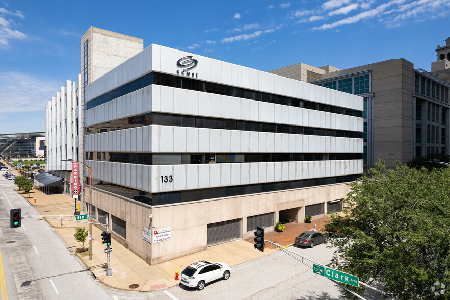 133 S 11th St, Saint Louis, MO for lease - Building Photo - Image 1 of 4