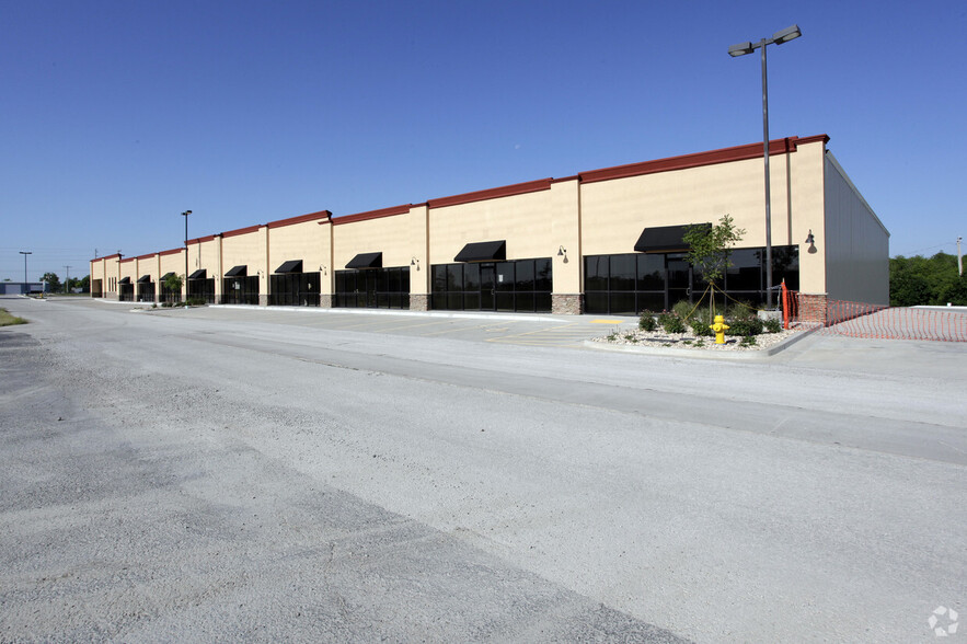 76th St N, Owasso, OK for lease - Building Photo - Image 1 of 17