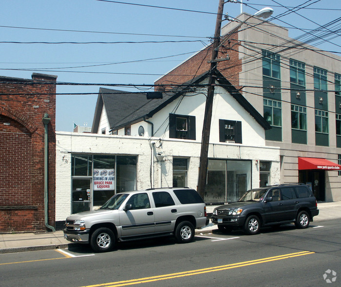 268-272 Mason St, Greenwich, CT for lease - Building Photo - Image 2 of 3