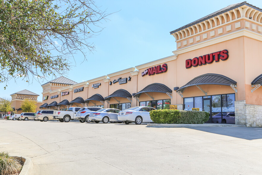 2941 S Precinct Line Rd, Fort Worth, TX for lease - Building Photo - Image 2 of 3