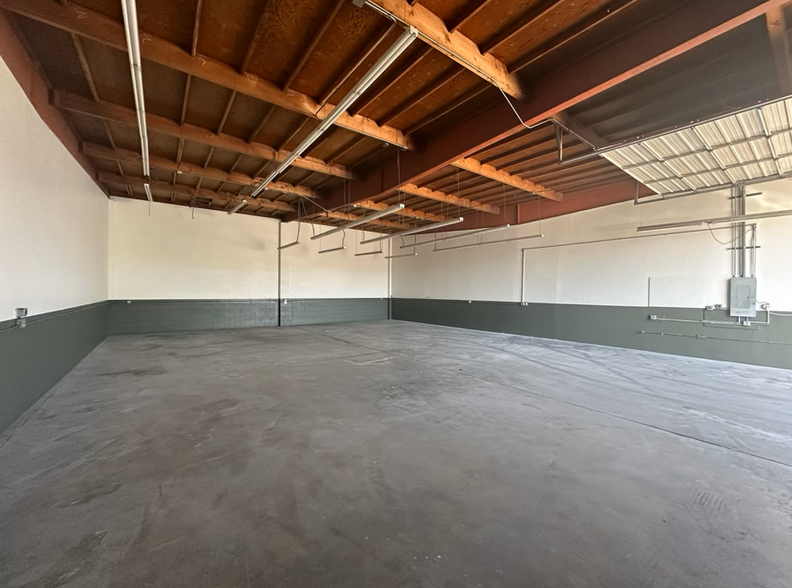 10101 Canoga Ave, Chatsworth, CA for lease - Interior Photo - Image 3 of 4