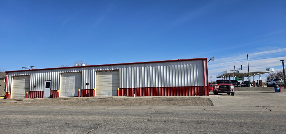 1704 E Richards St, Douglas, WY for sale - Building Photo - Image 1 of 13