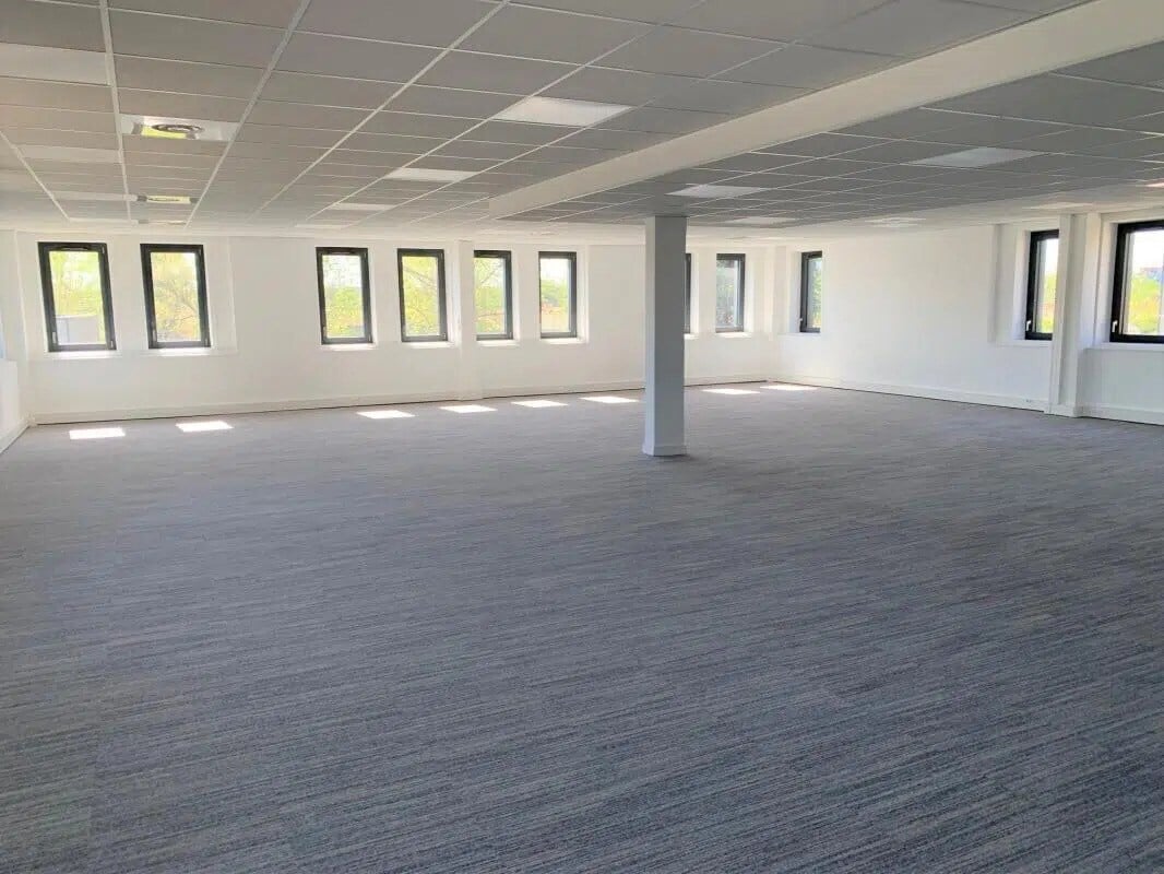 33 Avenue Du Docteur Georges Lévy, Vénissieux for lease Interior Photo- Image 1 of 7