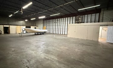 2201 SE Indian St, Stuart, FL for lease Interior Photo- Image 2 of 2
