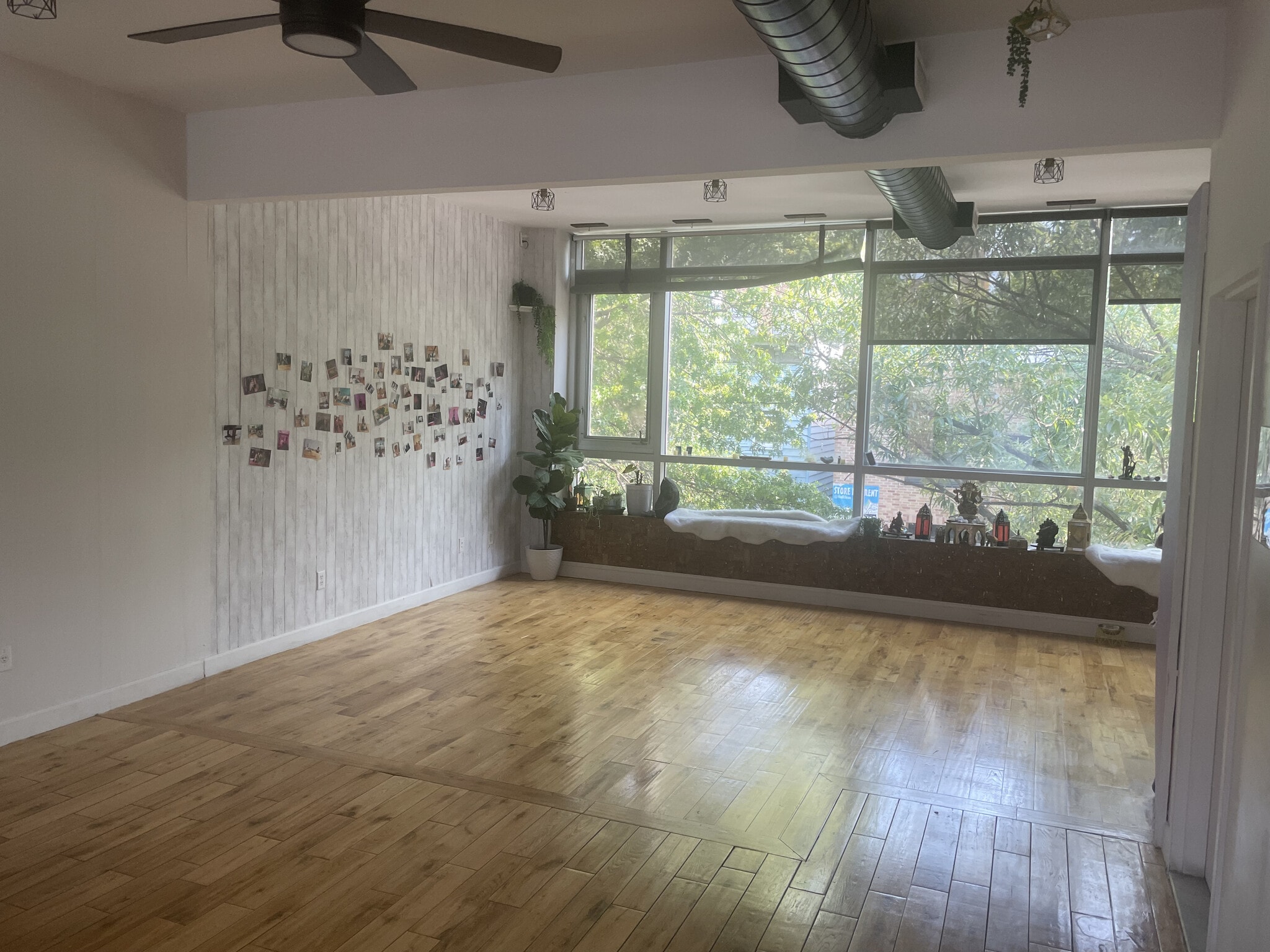 243-247 Boerum St, Brooklyn, NY for lease Interior Photo- Image 1 of 4