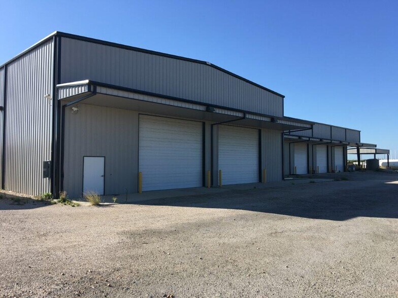 12071 W Highway 85, Dilley, TX for sale - Building Photo - Image 3 of 16