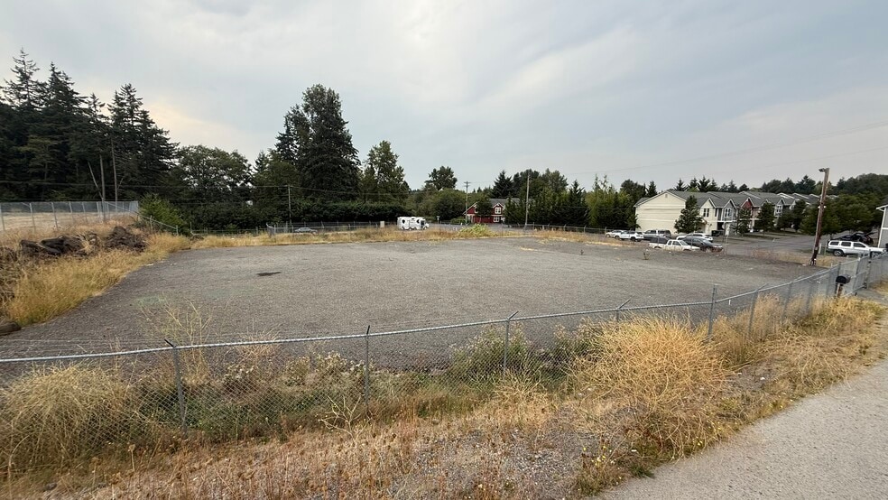 10811 E Golden Green Rd, Tacoma, WA for lease - Building Photo - Image 2 of 3