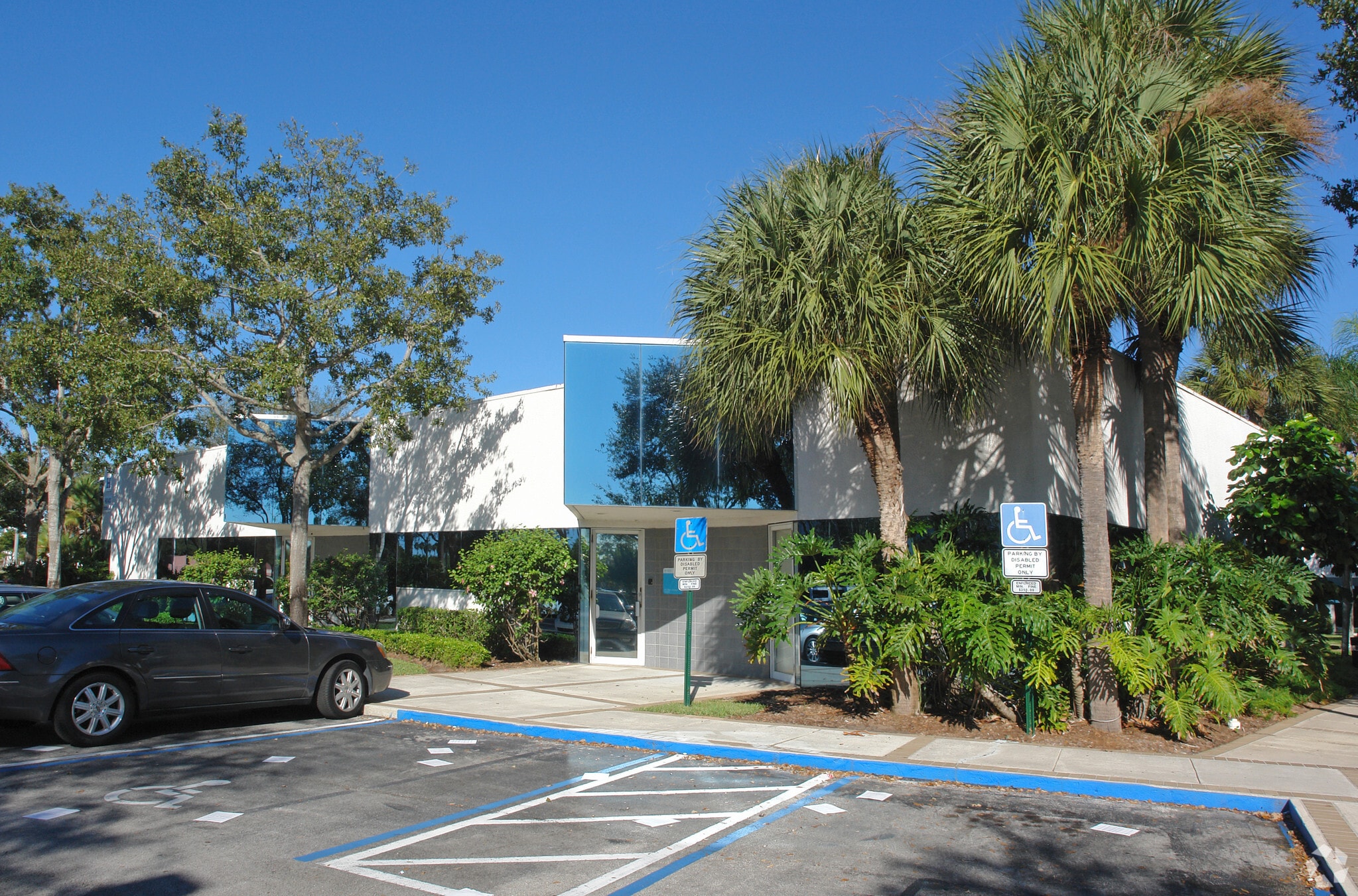 7800 Peters Rd, Plantation, FL 33324 8000 Peters Rd Office Park
