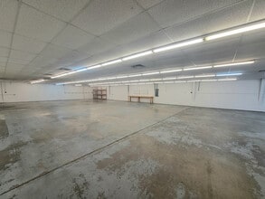 2210 Delaware St, Lawrence, KS for lease Interior Photo- Image 2 of 6