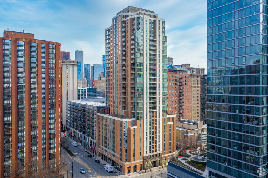 8 E 9th St, Chicago, IL for sale - Primary Photo - Image 1 of 1
