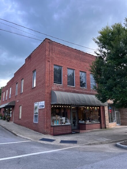 100-104 Queen St, Morganton, NC 28655 - Retail for Sale | LoopNet