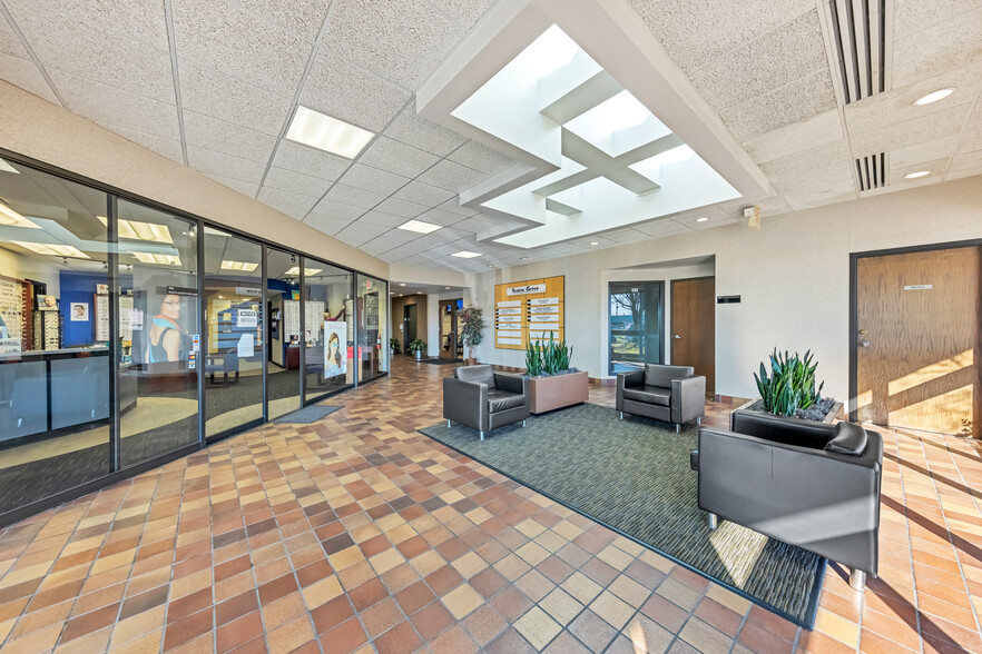 13131 Tesson Ferry Rd, Saint Louis, MO for lease - Interior Photo - Image 3 of 7