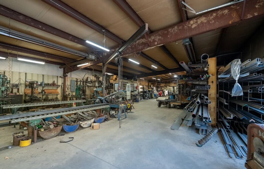 1970 Illinois 16, Shelbyville, IL for sale - Primary Photo - Image 1 of 5