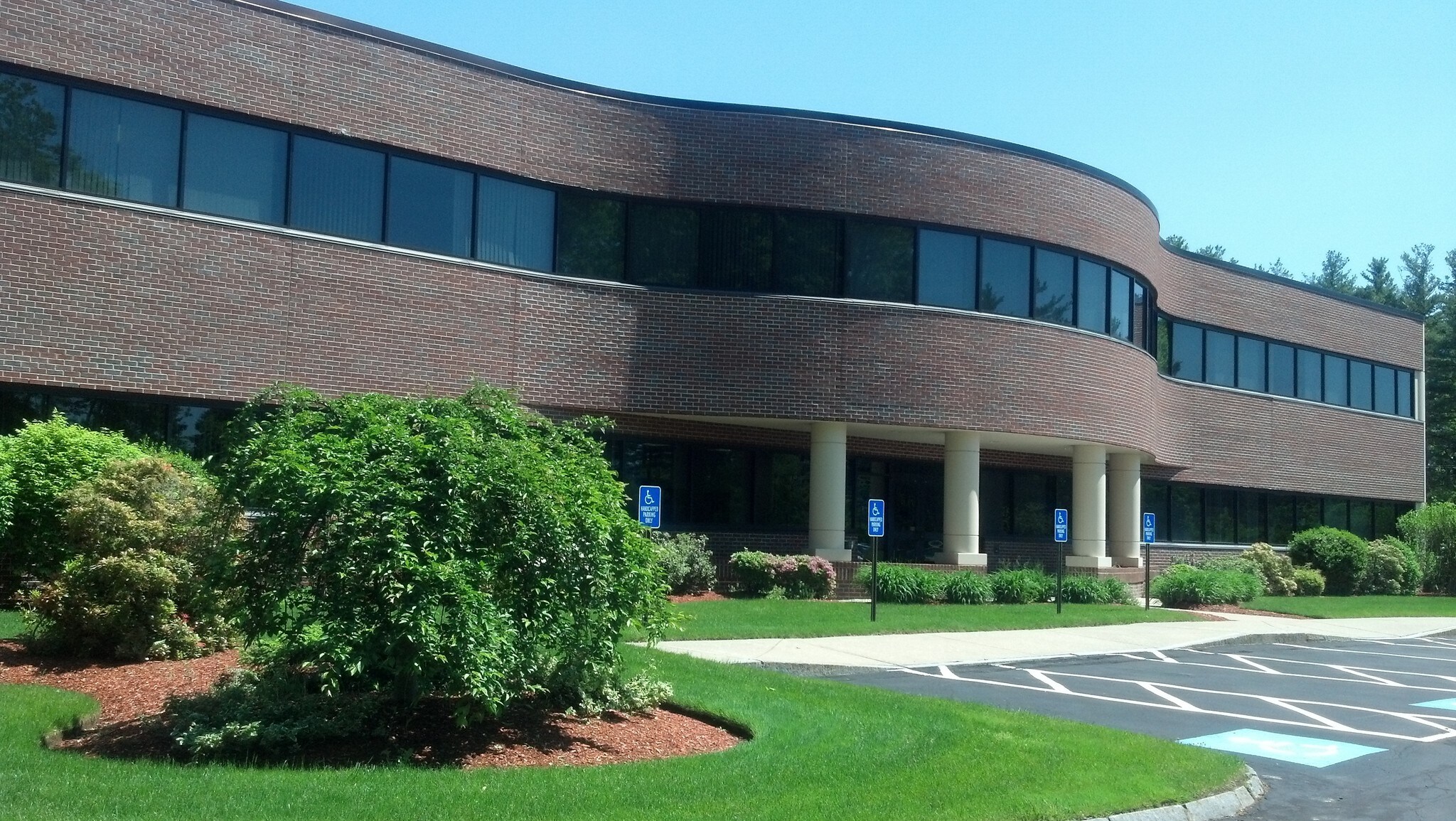 15 N Southwood Dr, Nashua, NH 03063 Office for Lease