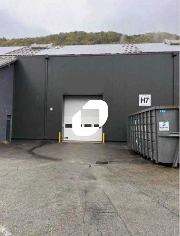 Flex in Le Cheylas for lease Building Photo- Image 1 of 5