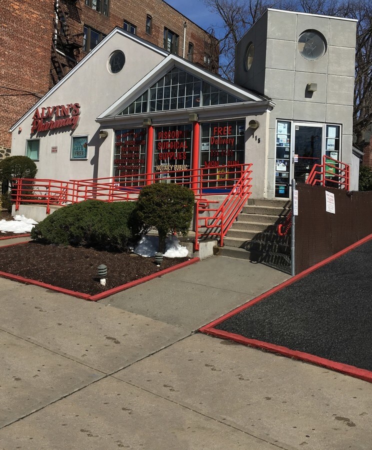 115 Cedar Ln, Teaneck, NJ 07666