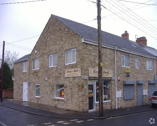 29-30 South St, Houghton Le Spring for lease - Primary Photo - Image 2 of 7