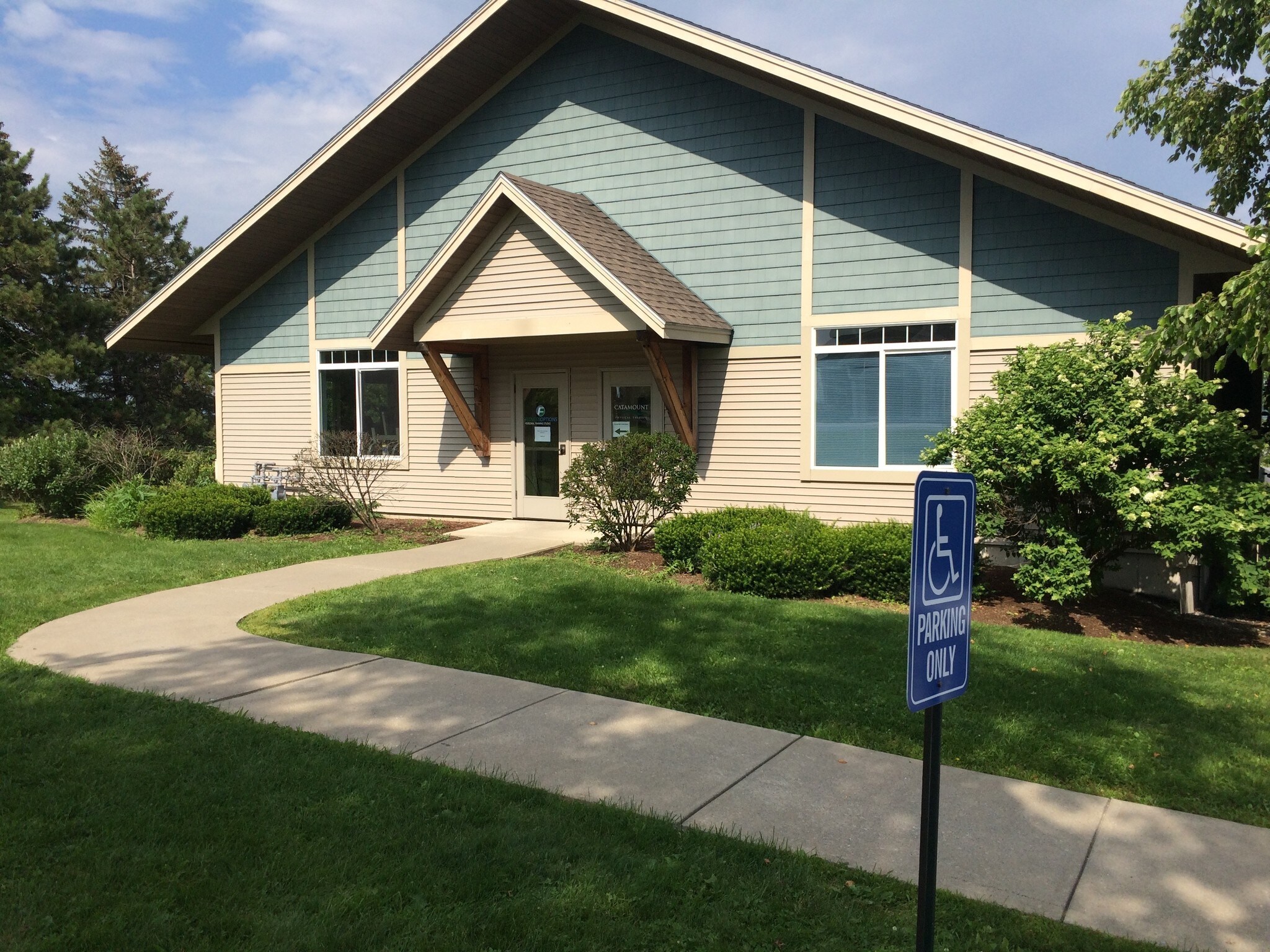 1050 Hinesburg Rd, South Burlington, VT for sale Primary Photo- Image 1 of 1