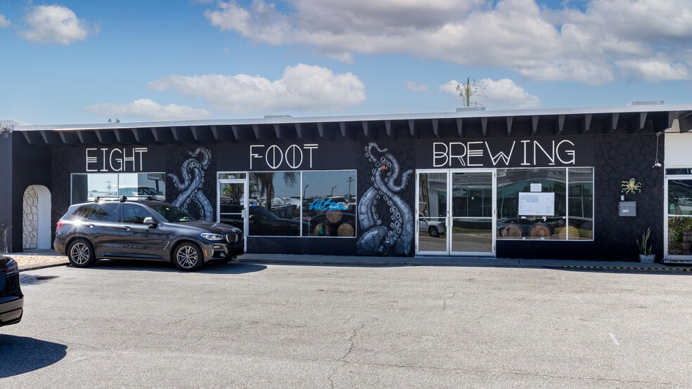 1520 SE 46th Ln, Cape Coral, FL for sale - Building Photo - Image 2 of 34