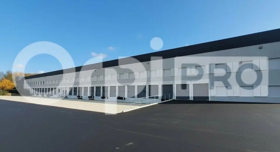 Flex in Lisses for lease - Building Photo - Image 1 of 13