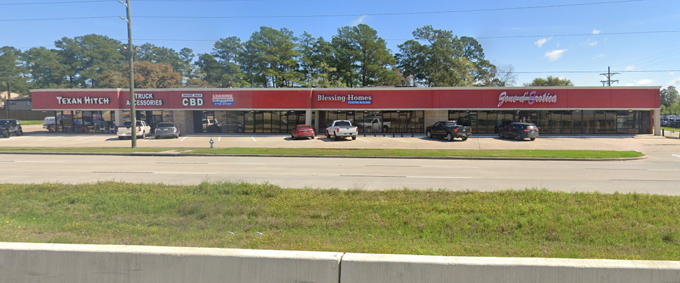 813-823 N I-45, Conroe, TX for lease - Building Photo - Image 1 of 9