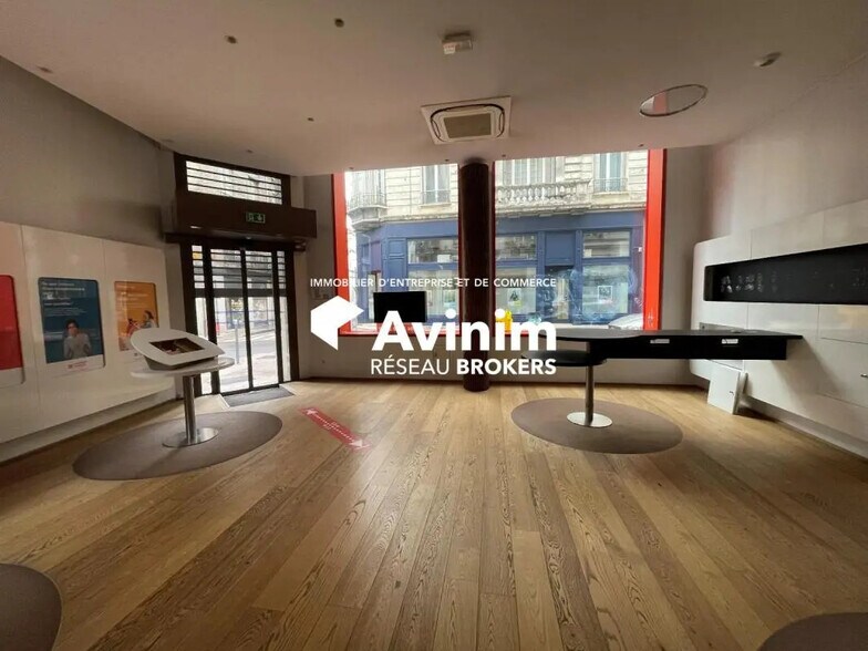 Retail in Saint-Étienne for lease - Interior Photo - Image 2 of 6