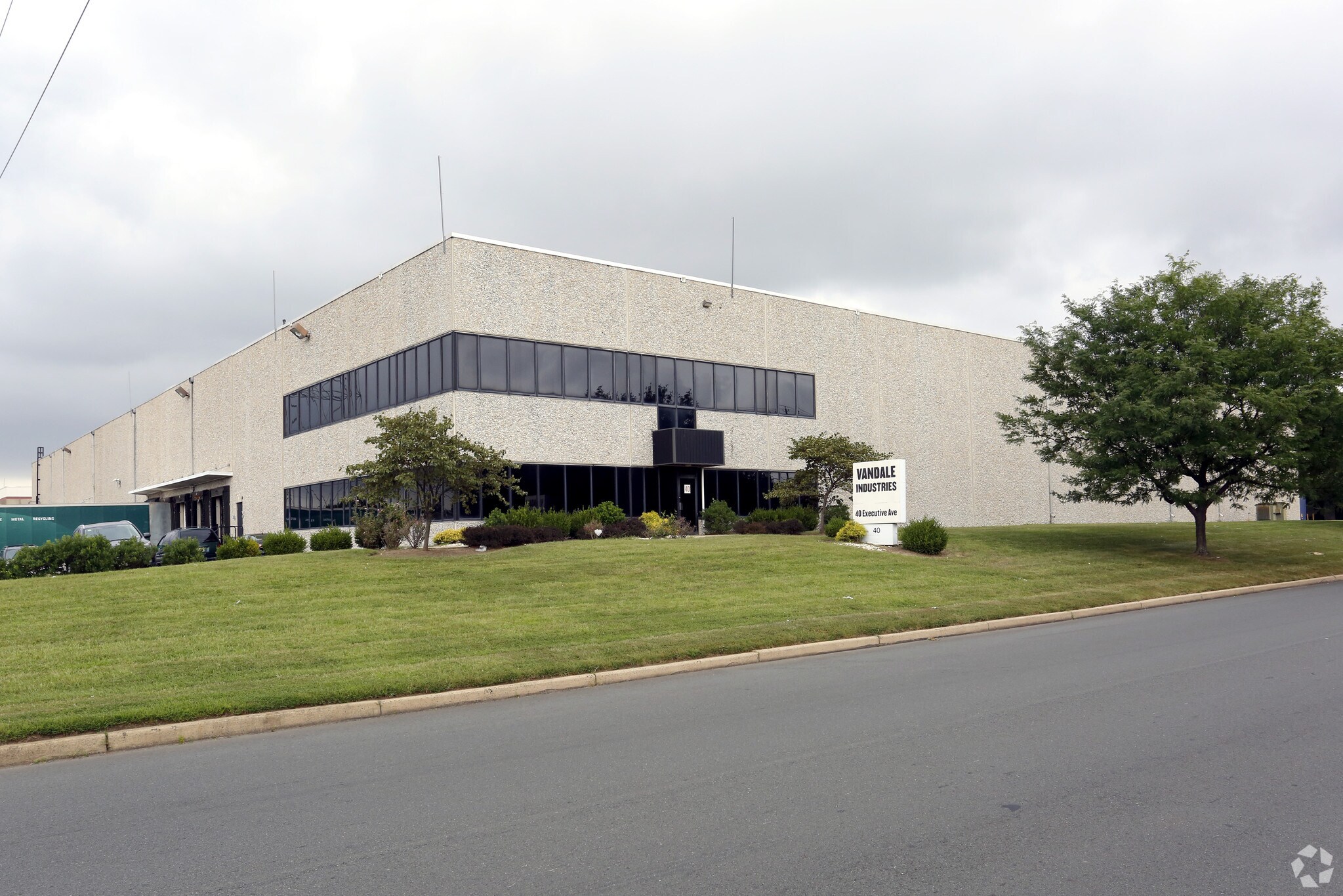 40 Executive Ave, Edison, NJ for sale Primary Photo- Image 1 of 1