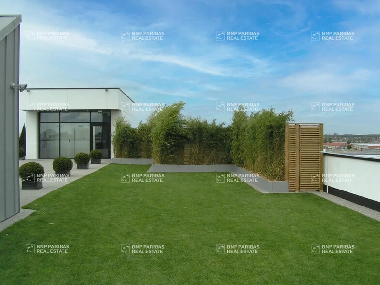 Office in Orléans for lease - Building Photo - Image 3 of 17