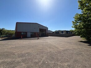 Stephenson Close, Daventry for lease Building Photo- Image 2 of 8