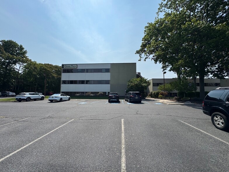 1806 State Route 35, Oakhurst, NJ for lease - Building Photo - Image 2 of 52